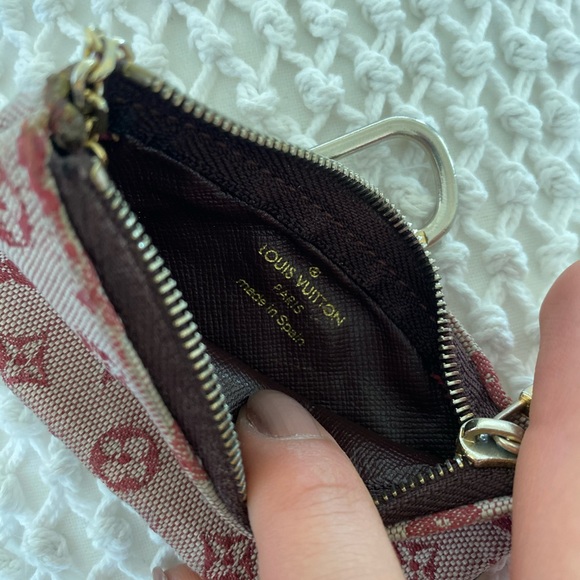 Louis Vuitton Key Chain / Wallet / Coin Case - Picture 5 of 5